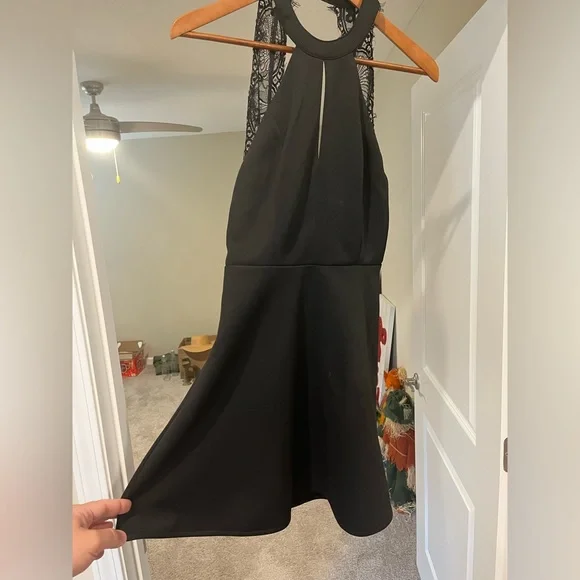 Black Dress - Picture 2 of 5